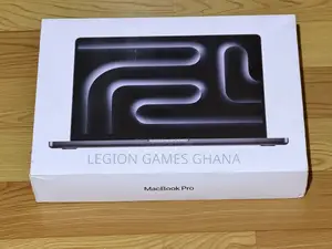 New Laptop Apple Macbook Pro 2025 M5 14-Inch 16GB Apple M5 SSD 512GB