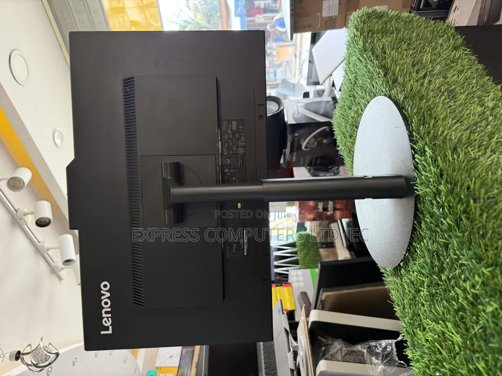 Thinkvision Full Hd (1080p)Voip Monitor an Ips Panel Integrated Webcam