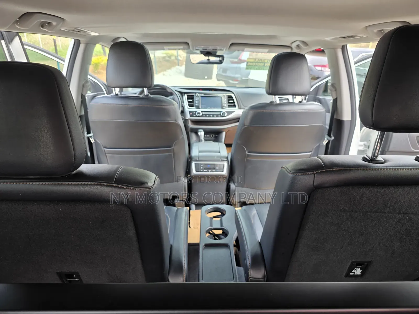Toyota Highlander XLE 4x2 V6 (3.5L 6cyl 8A) 2018 White