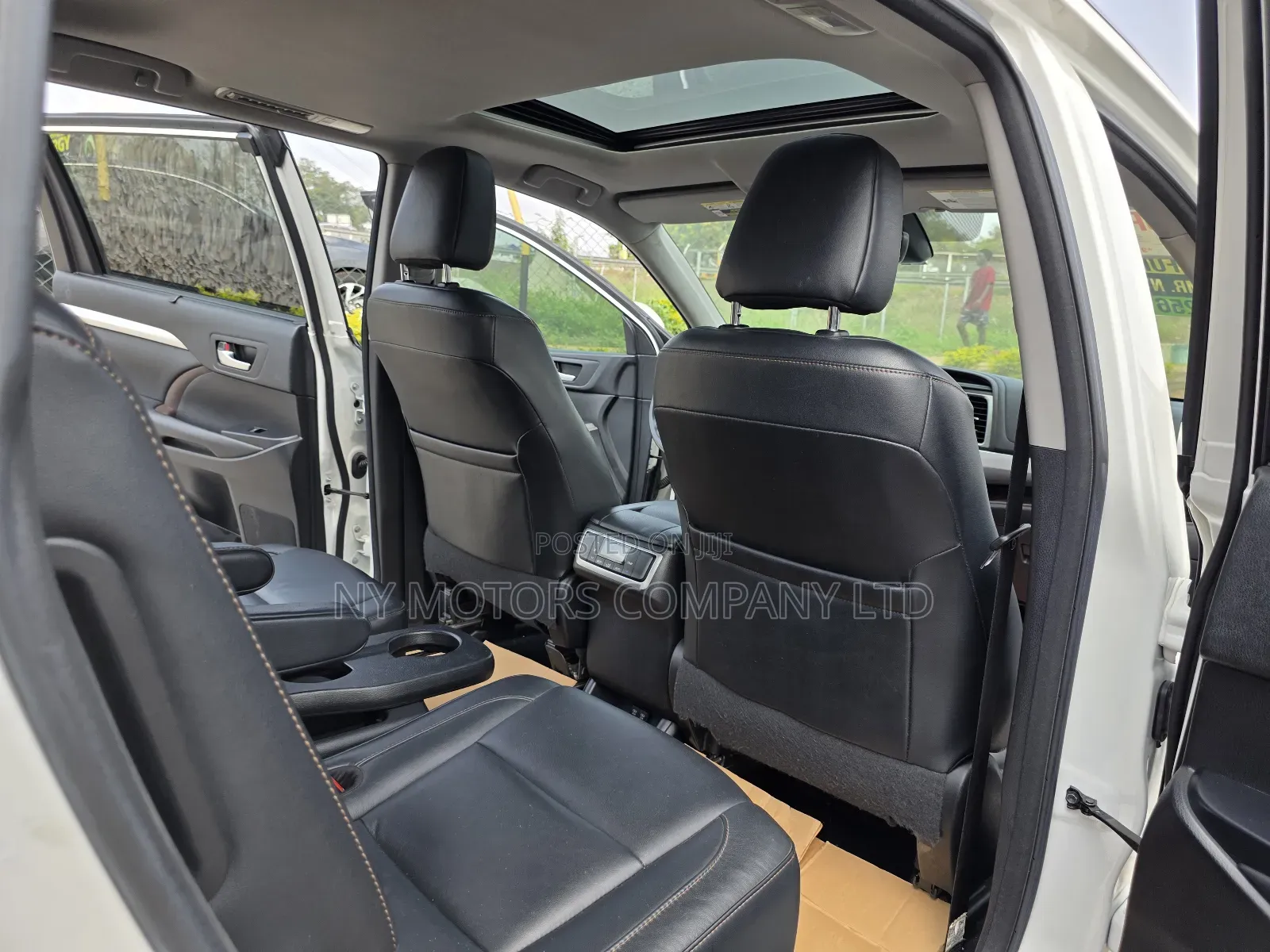Toyota Highlander XLE 4x2 V6 (3.5L 6cyl 8A) 2018 White