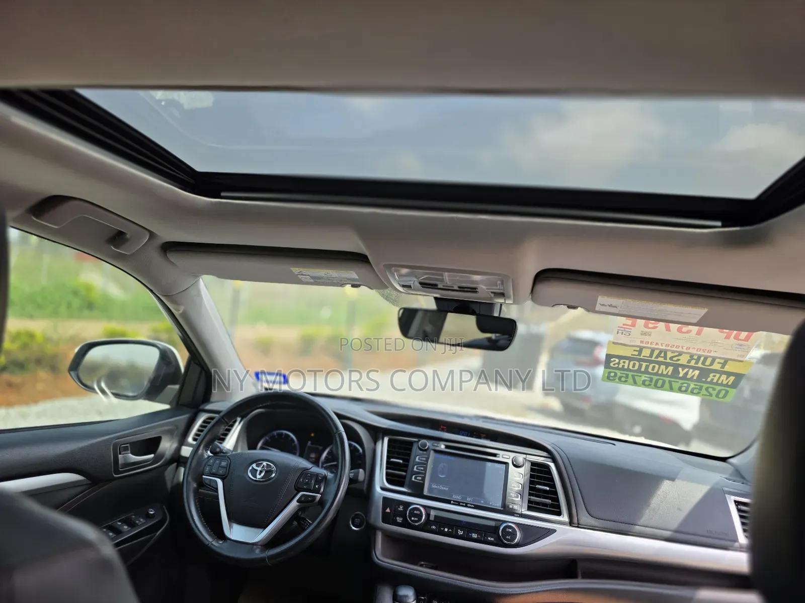 Toyota Highlander XLE 4x2 V6 (3.5L 6cyl 8A) 2018 White