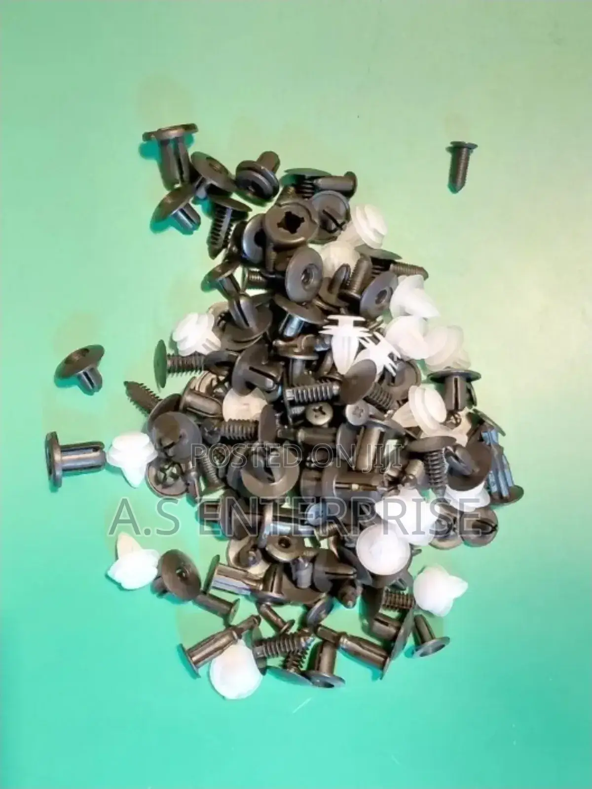 100 PCS Universal Car Fastener Clips - 6 Different Types