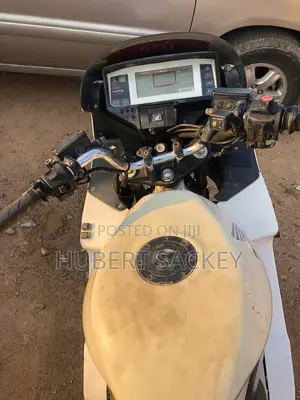 Honda VFR 700F 2005 White