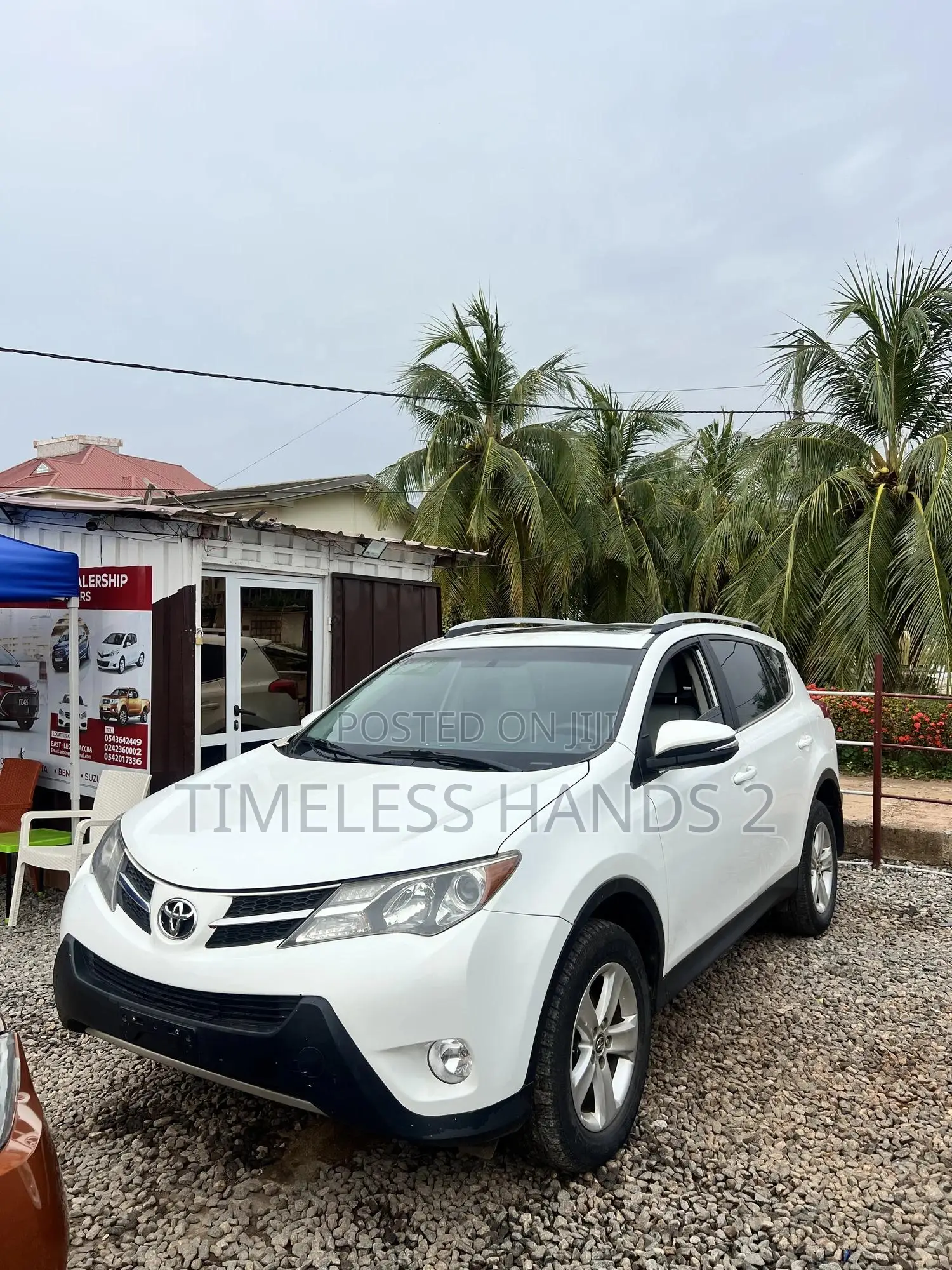 Toyota RAV4 XLE 4dr SUV AWD (2.5L 4cyl 6A) 2015 White