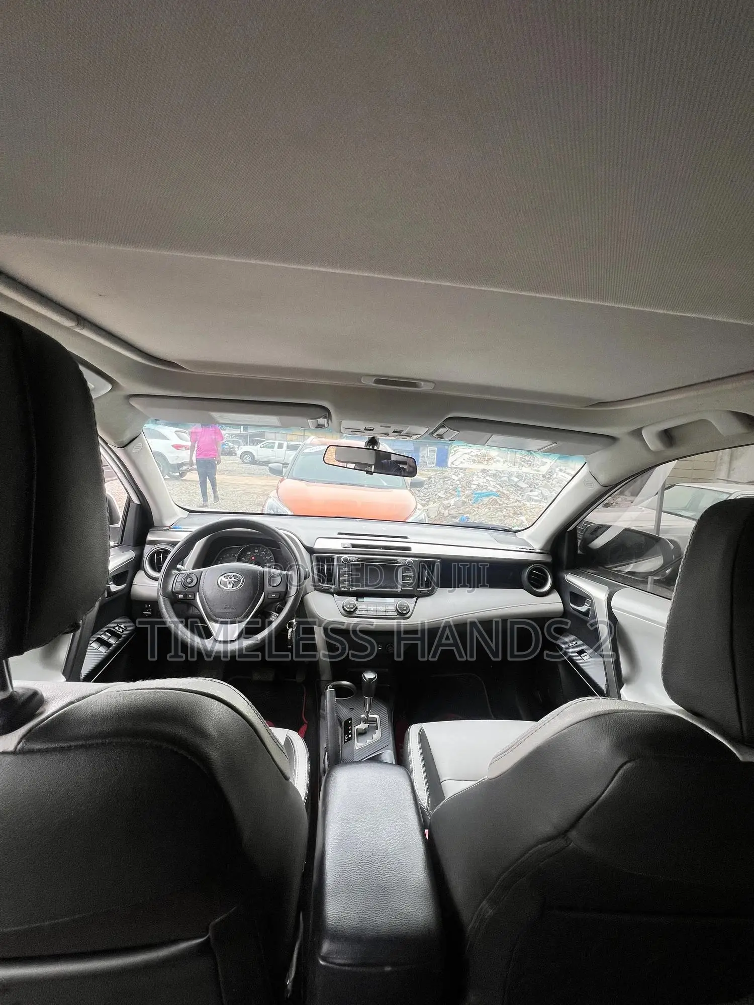Toyota RAV4 XLE 4dr SUV AWD (2.5L 4cyl 6A) 2015 White