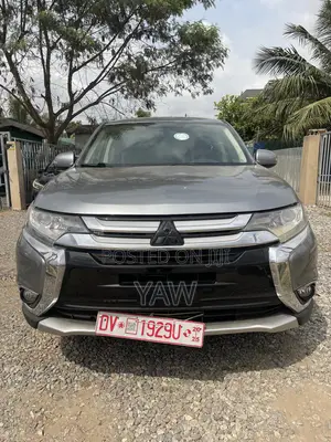 Mitsubishi Outlander SE FWD 2017 Gray