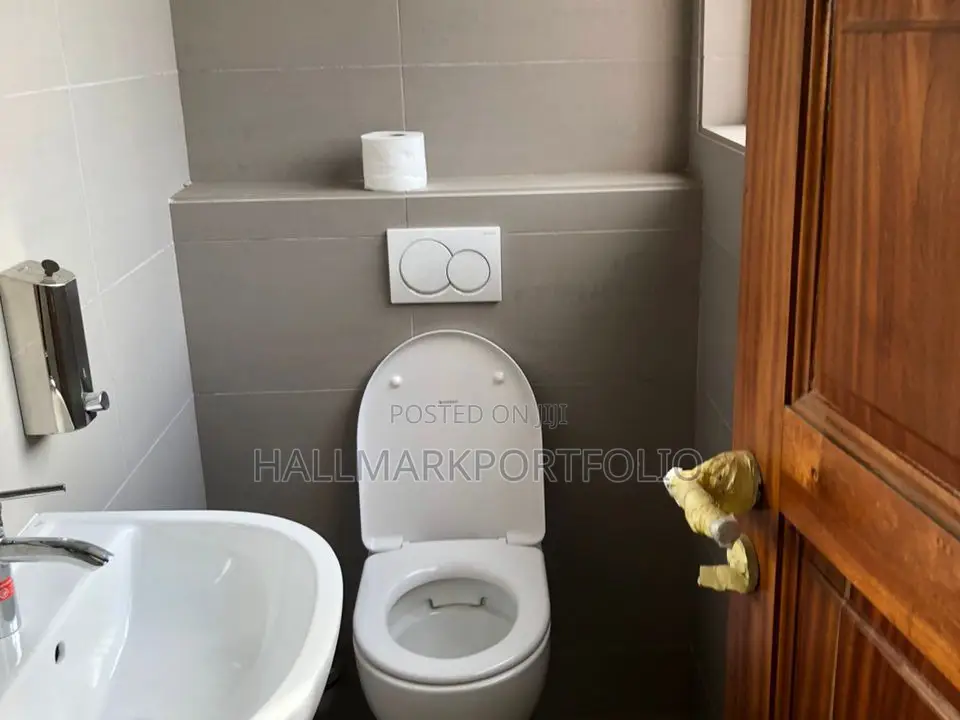 145sqm Office Space Cantonment