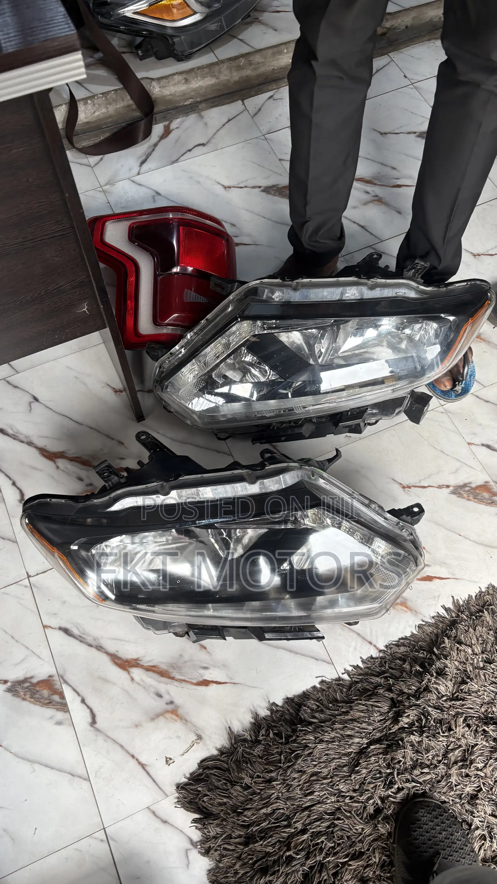 Nissan Rogue Headlight 2012,2013,2014,2015,2016,2017,2018,2019