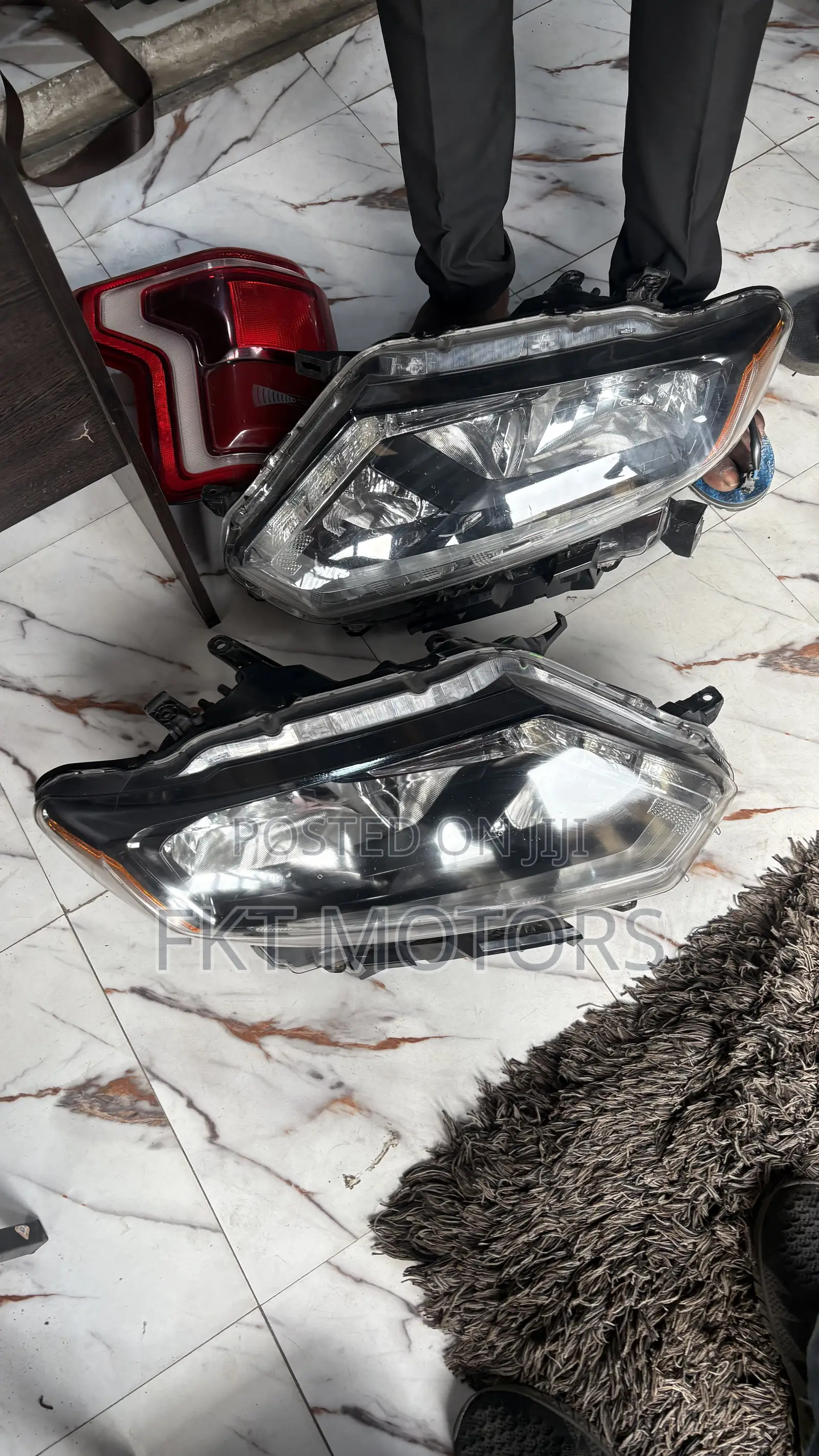 Nissan Rogue Headlight 2012,2013,2014,2015,2016,2017,2018,2019