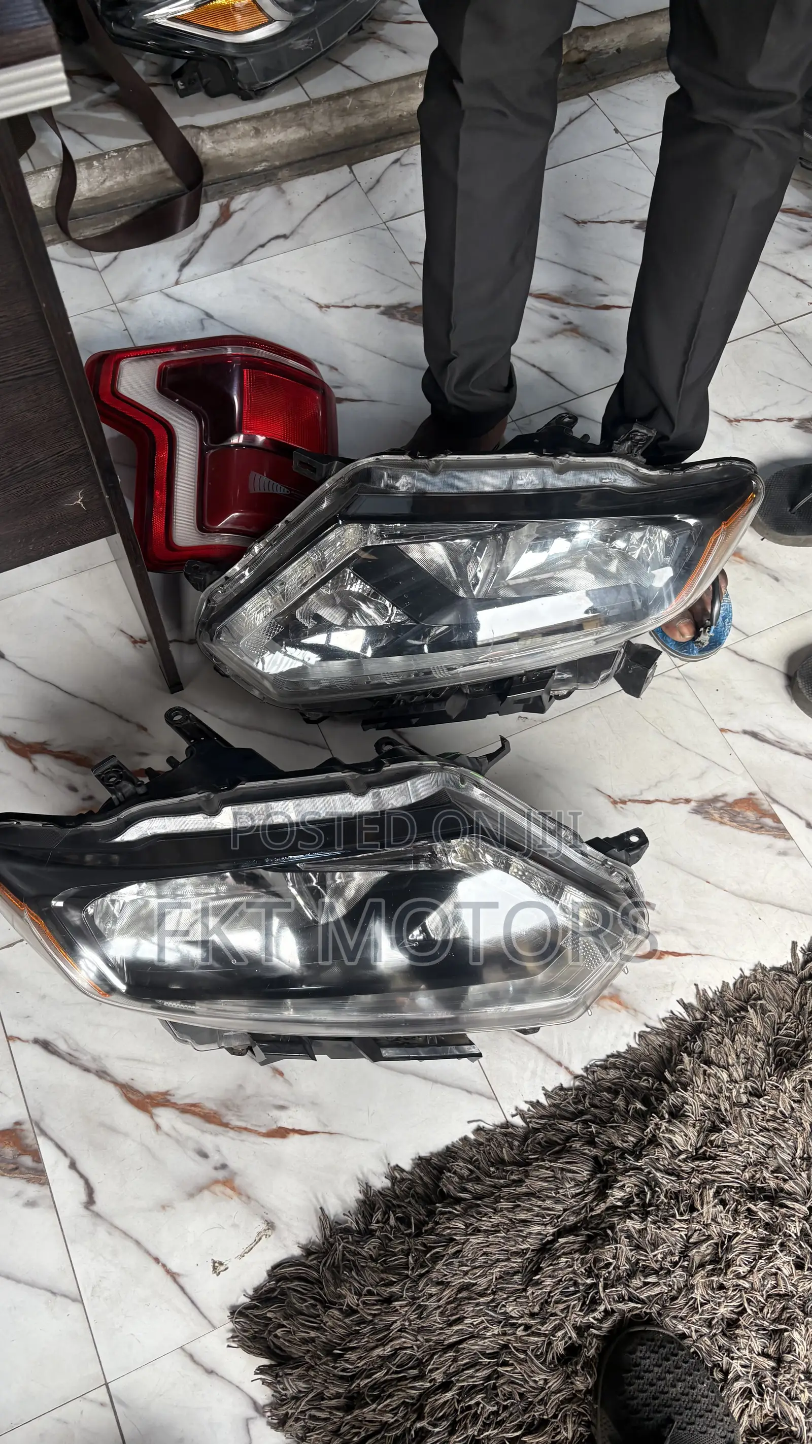 Nissan Rogue Headlight 2012,2013,2014,2015,2016,2017,2018,2019