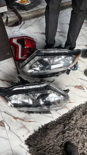 Nissan Rogue Headlight 2012,2013,2014,2015,2016,2017,2018,2019