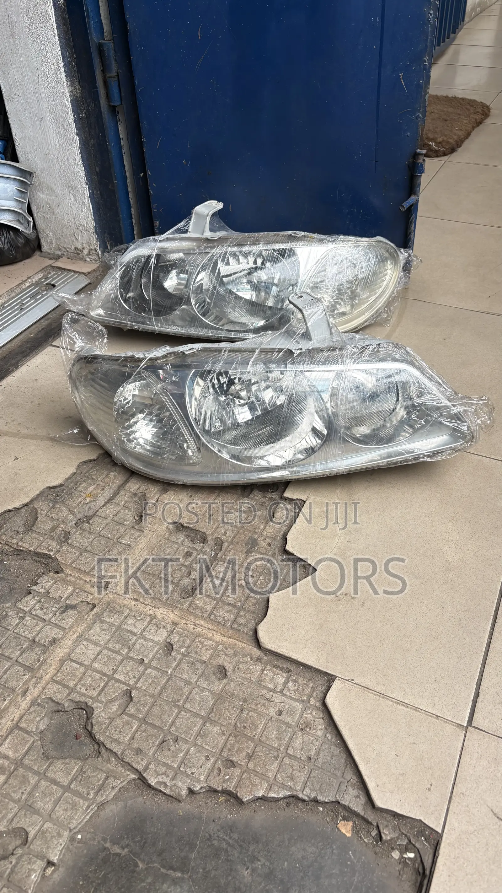 Nissan Sunny Headlight 2002,2003,2004,2005,2006,2007,2008,2009,2010,