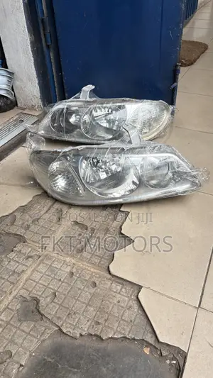 Nissan Sunny Headlight 2002,2003,2004,2005,2006,2007,2008,2009,2010,