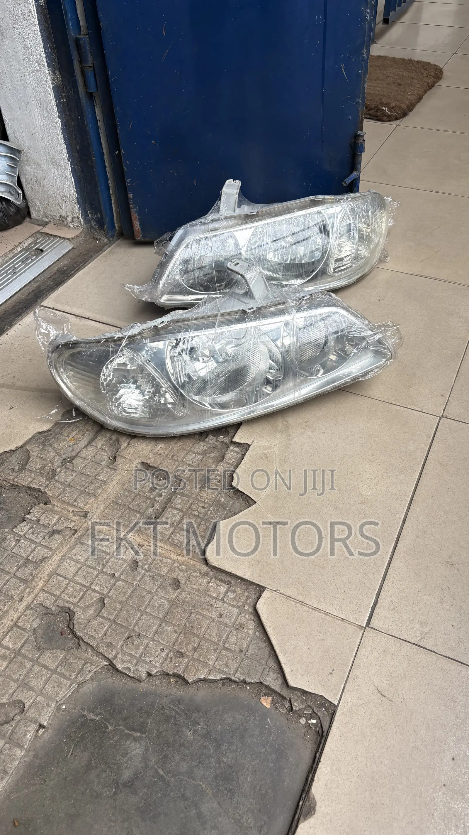 Nissan Sunny Headlight 2002,2003,2004,2005,2006,2007,2008,2009,2010,