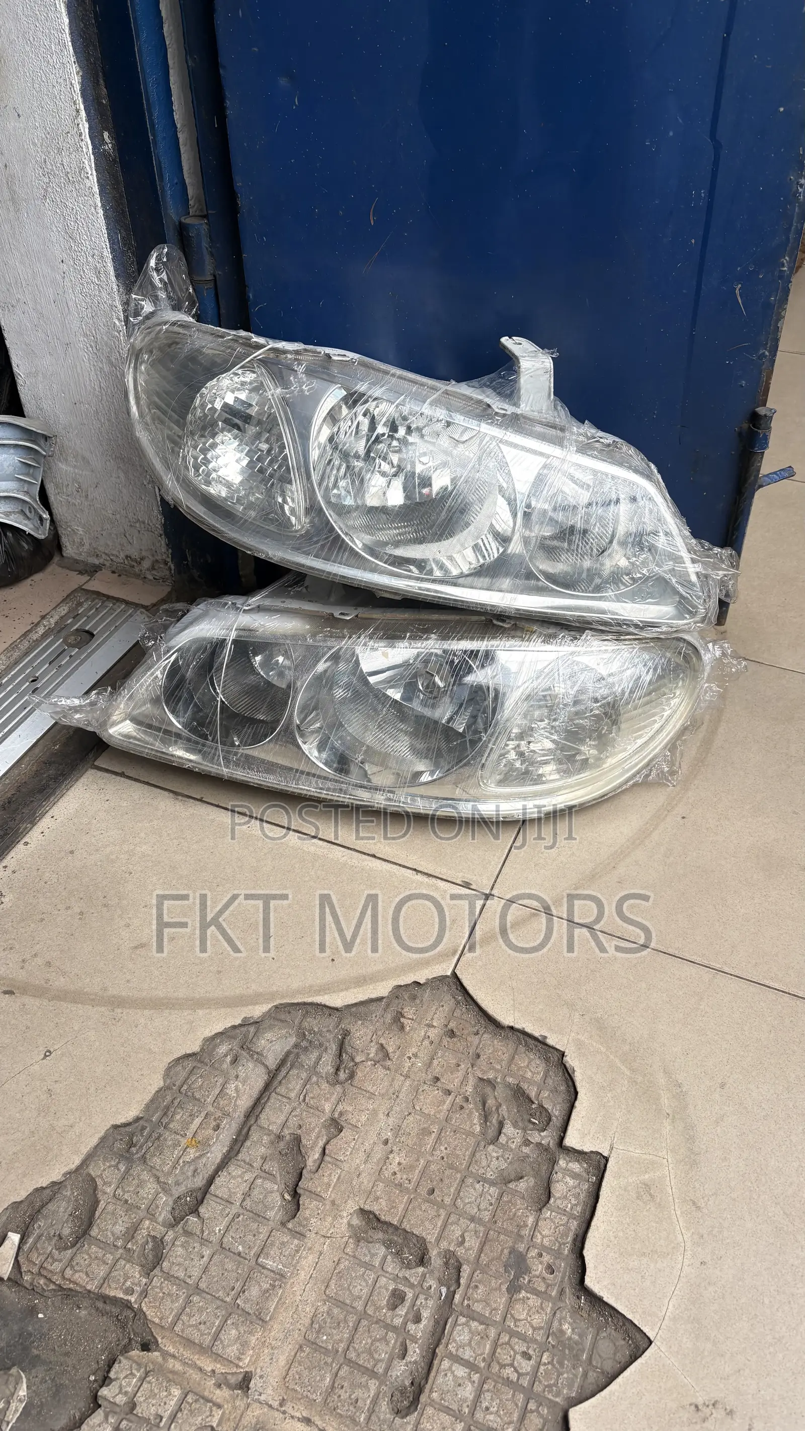 Nissan Sunny Headlight 2002,2003,2004,2005,2006,2007,2008,2009,2010,