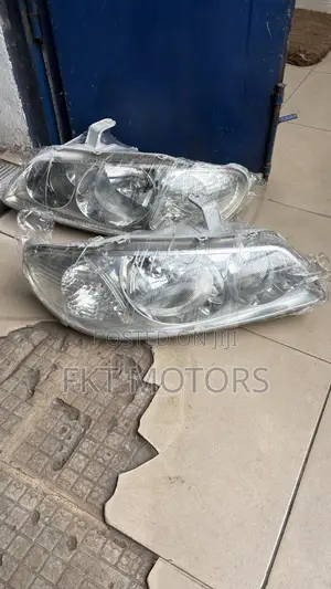 Nissan Sunny Headlight 2002,2003,2004,2005,2006,2007,2008,2009,2010,