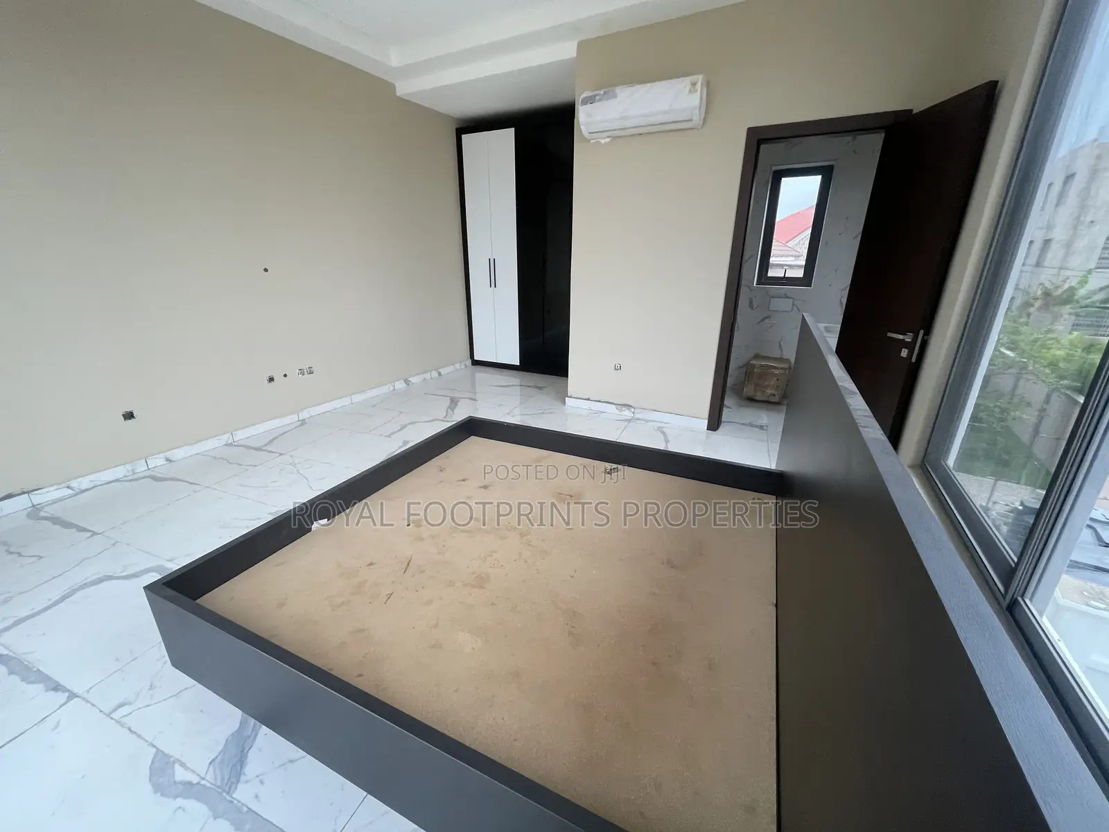4bdrm House in Luxelooks Properties, East Legon for rent