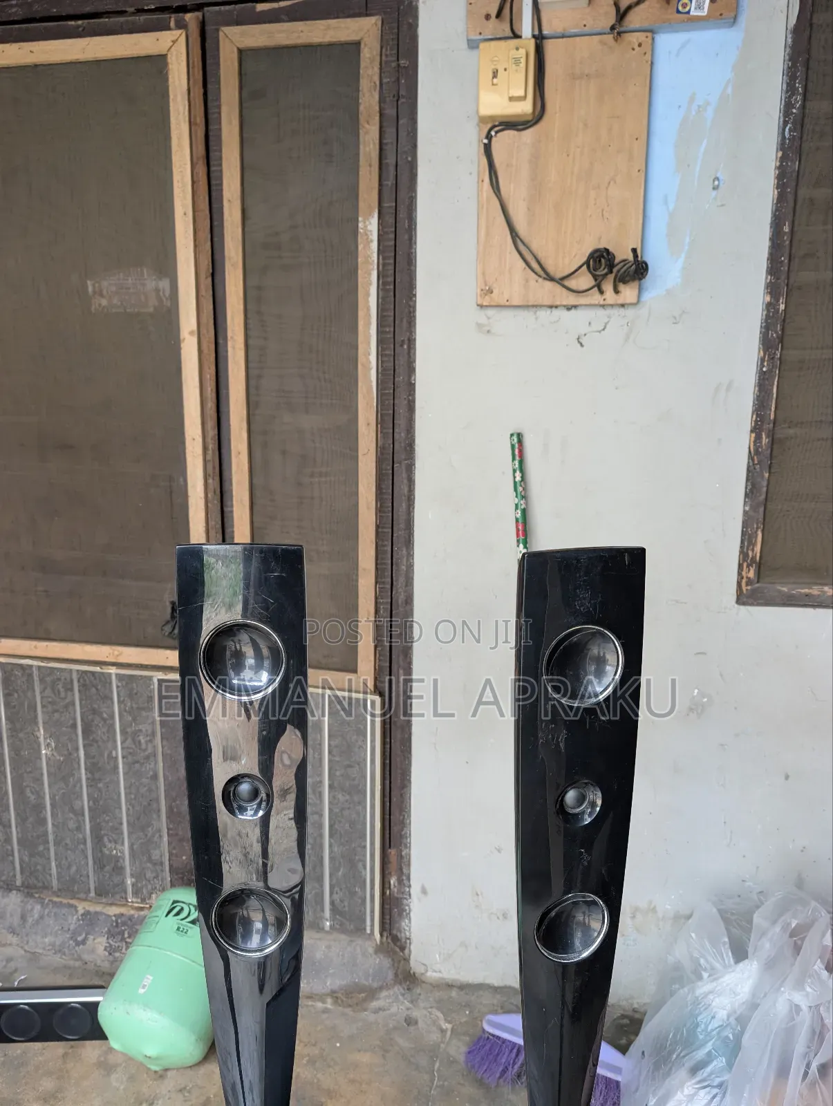 Lg Champagne Speakers