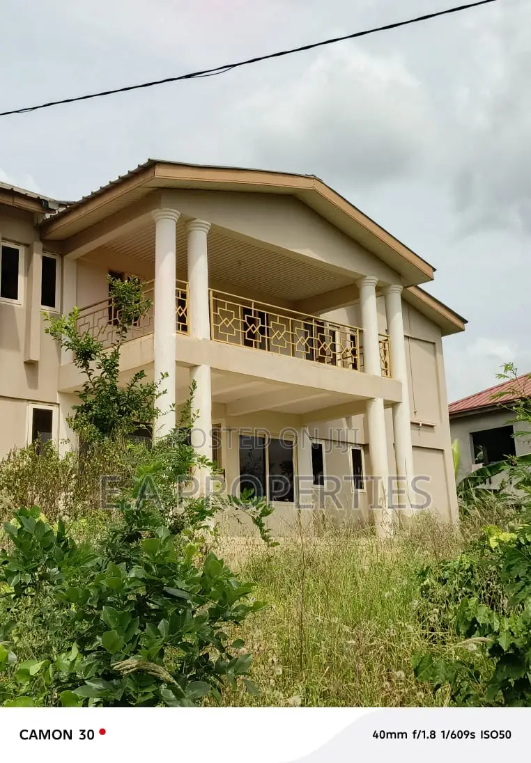 5bdrm House in E A Properties, Ghanata Area for sale