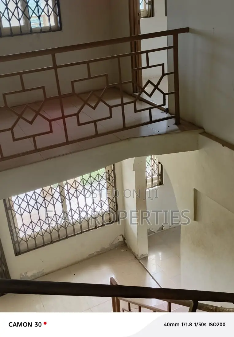 5bdrm House in E A Properties, Ghanata Area for sale