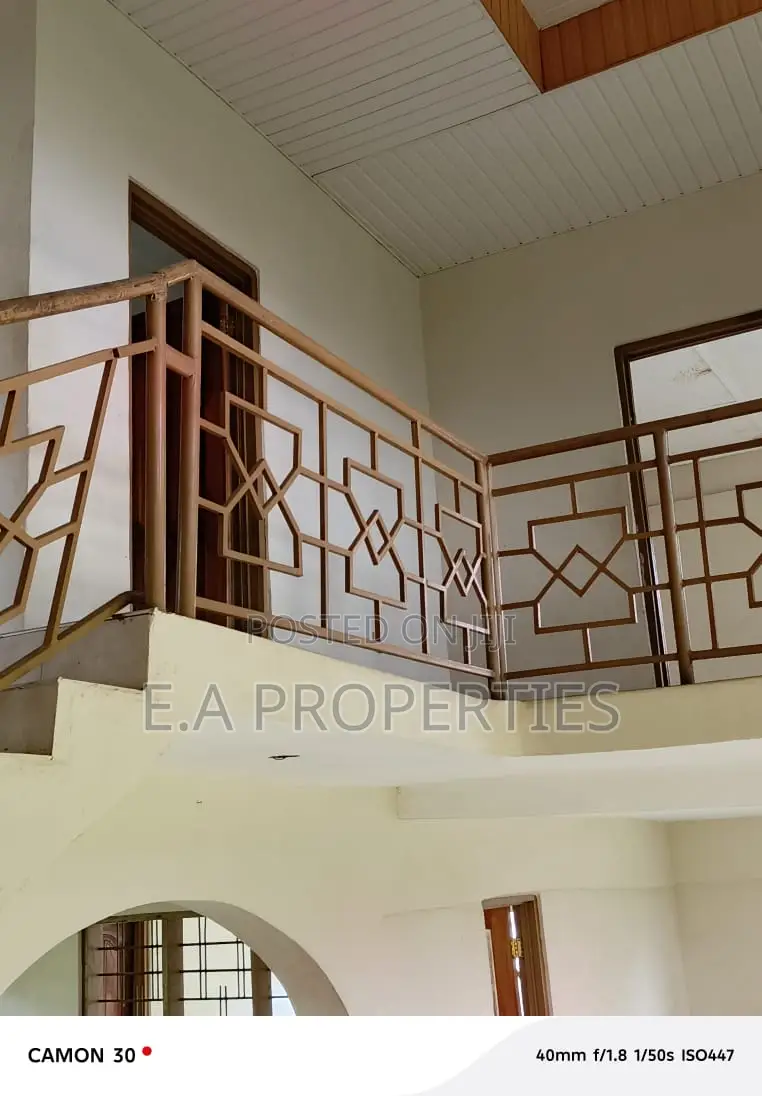 5bdrm House in E A Properties, Ghanata Area for sale