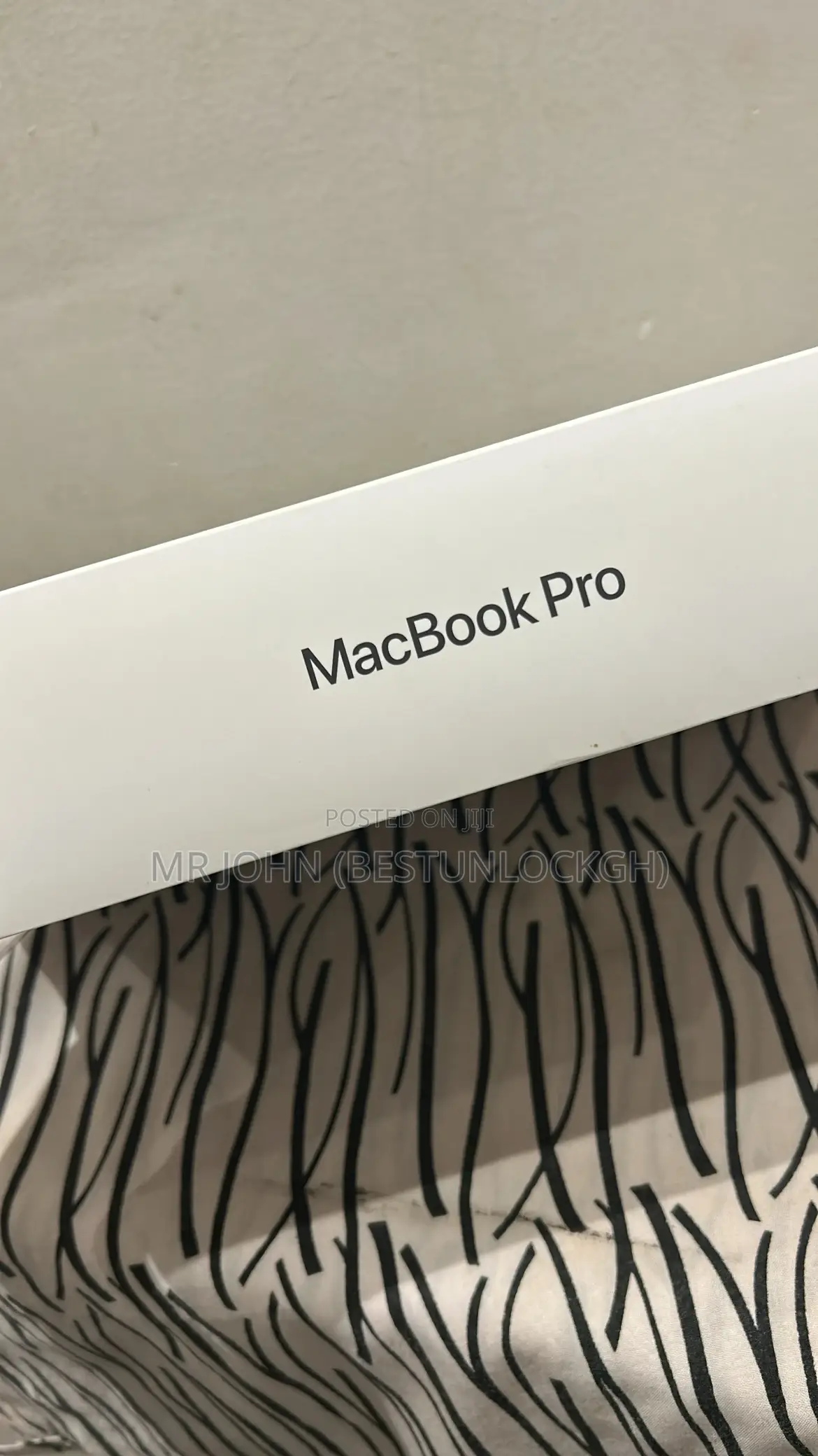 New Laptop Apple MacBook Pro 2025 M5 16GB Apple M5 SSD 512GB