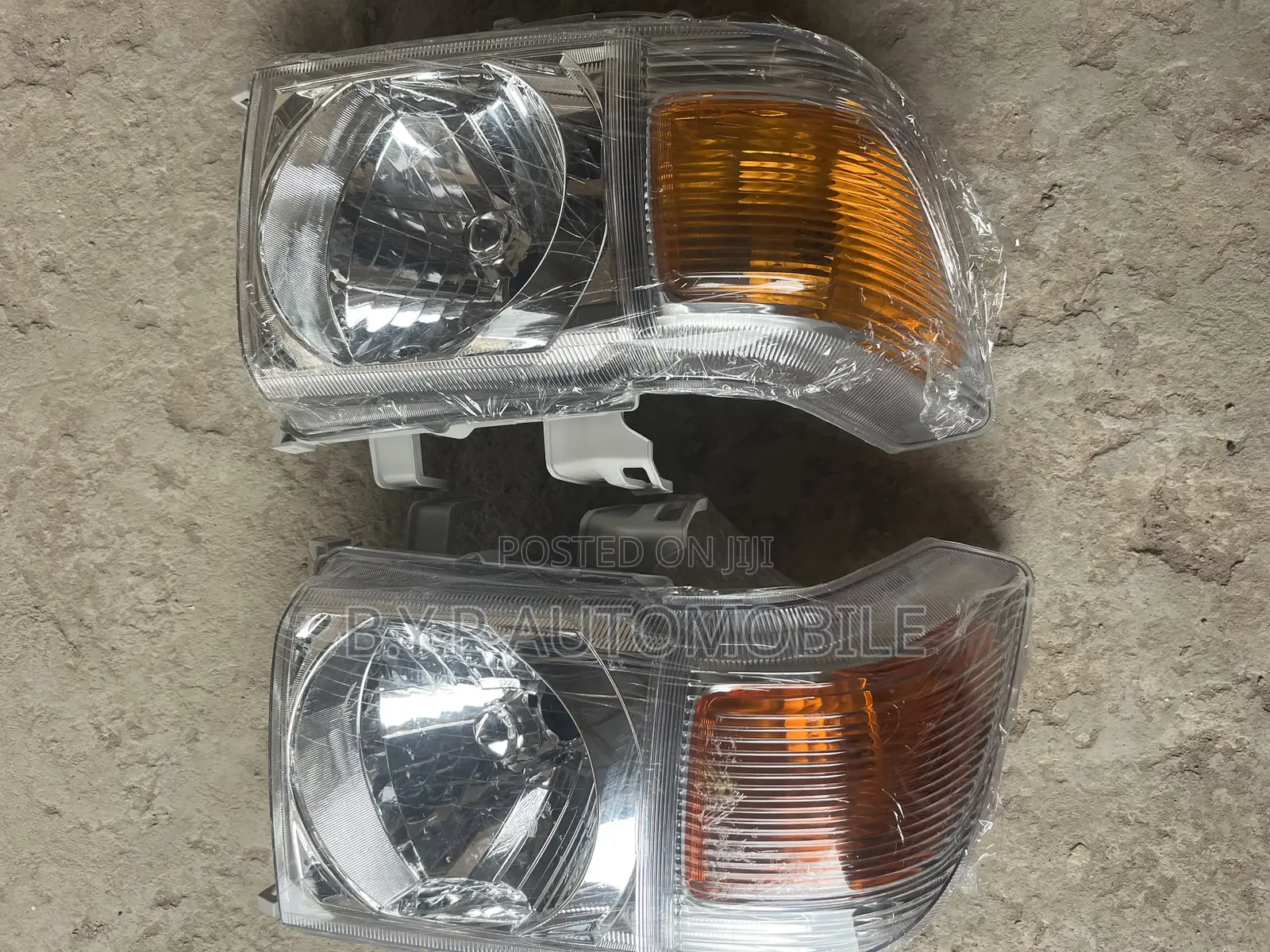 Toyota Land Cruiser Pick Up 2010 Headlight