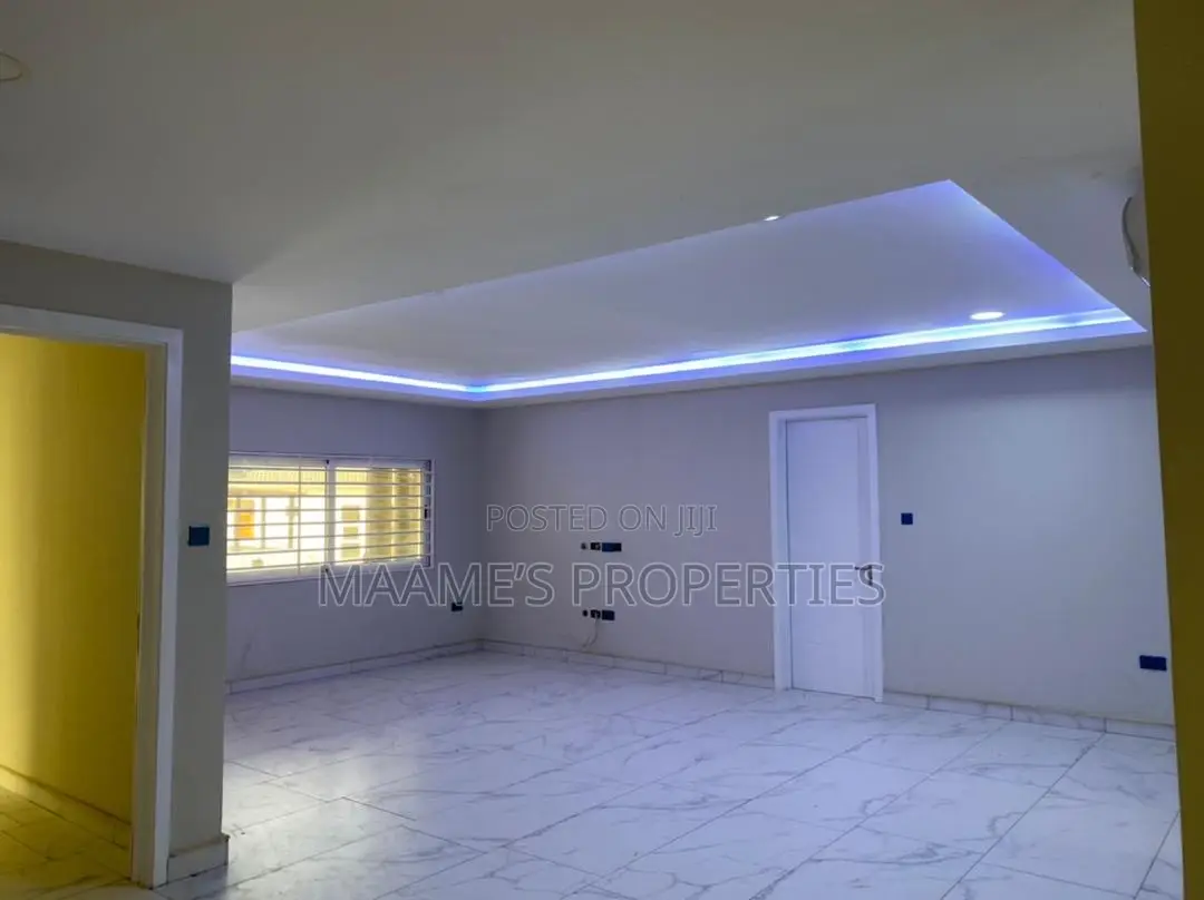 5bdrm Duplex in Airport Residential Area for sale