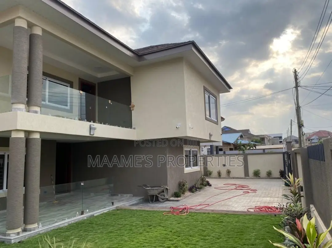 5bdrm Duplex in Airport Residential Area for sale