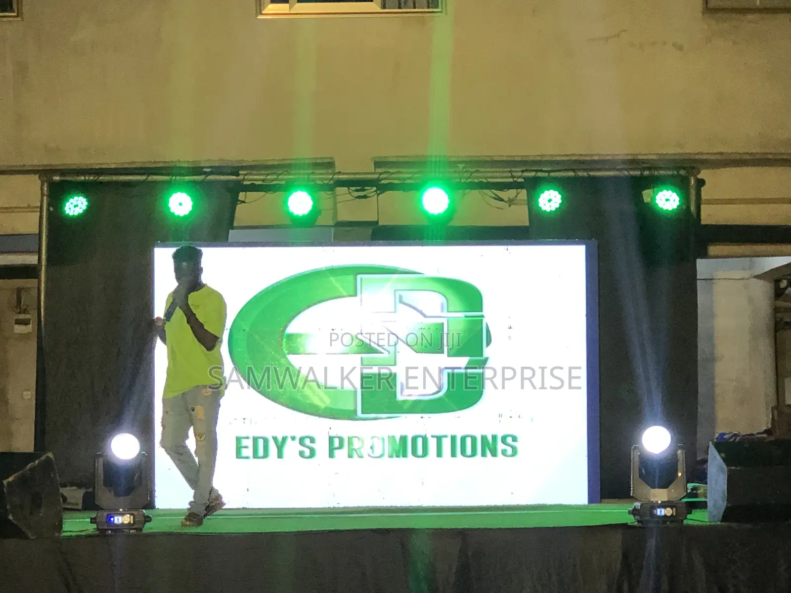 Stage Lighting With Special Light Effects in Good and Quality Setup
