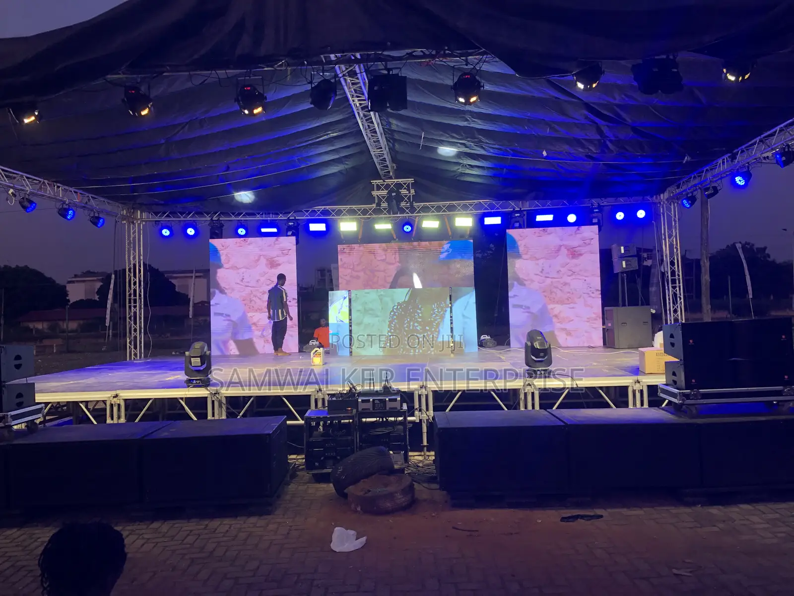 Stage Lighting With Special Light Effects in Good and Quality Setup