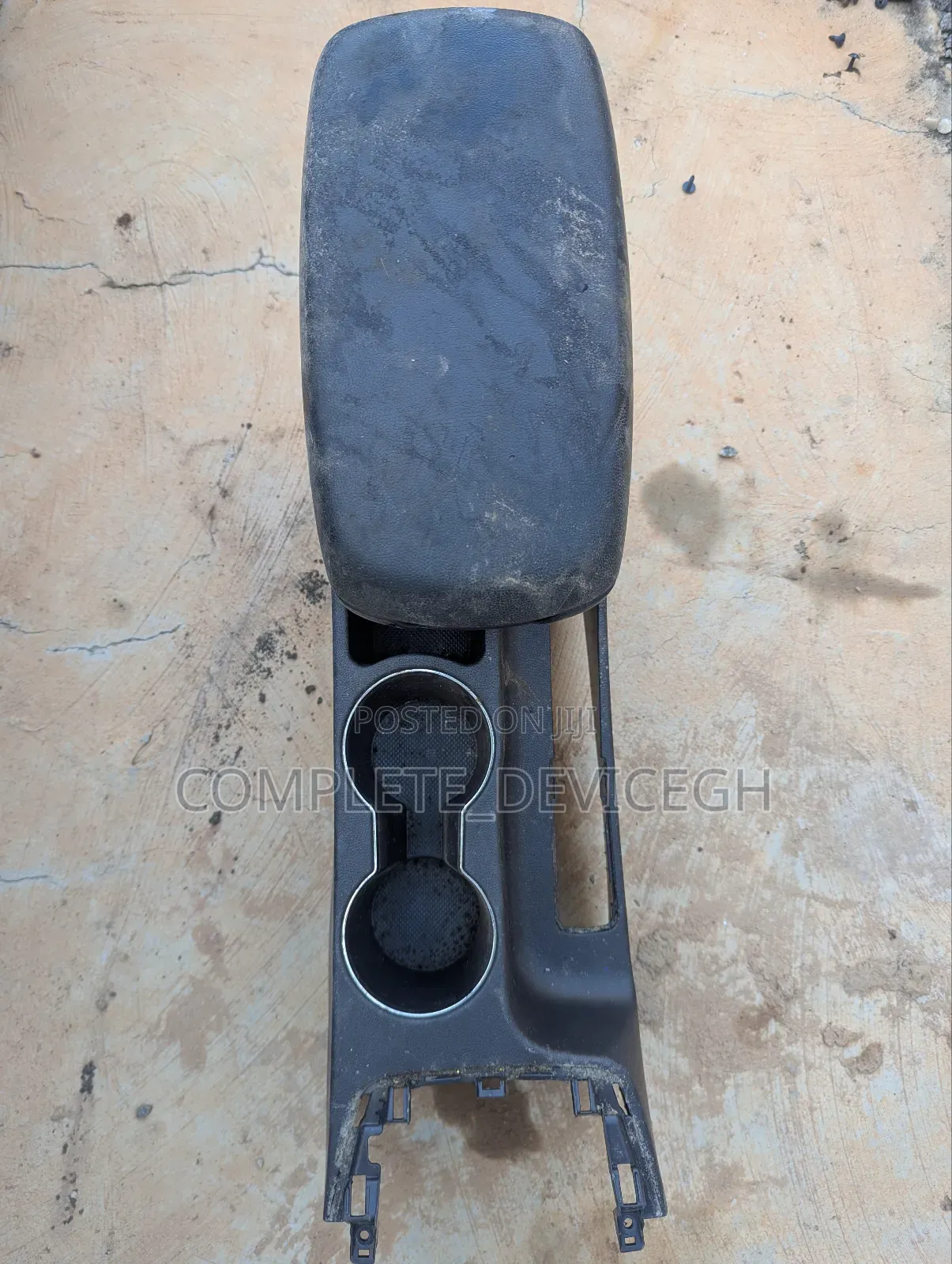 Hyundai Elantra Center Console