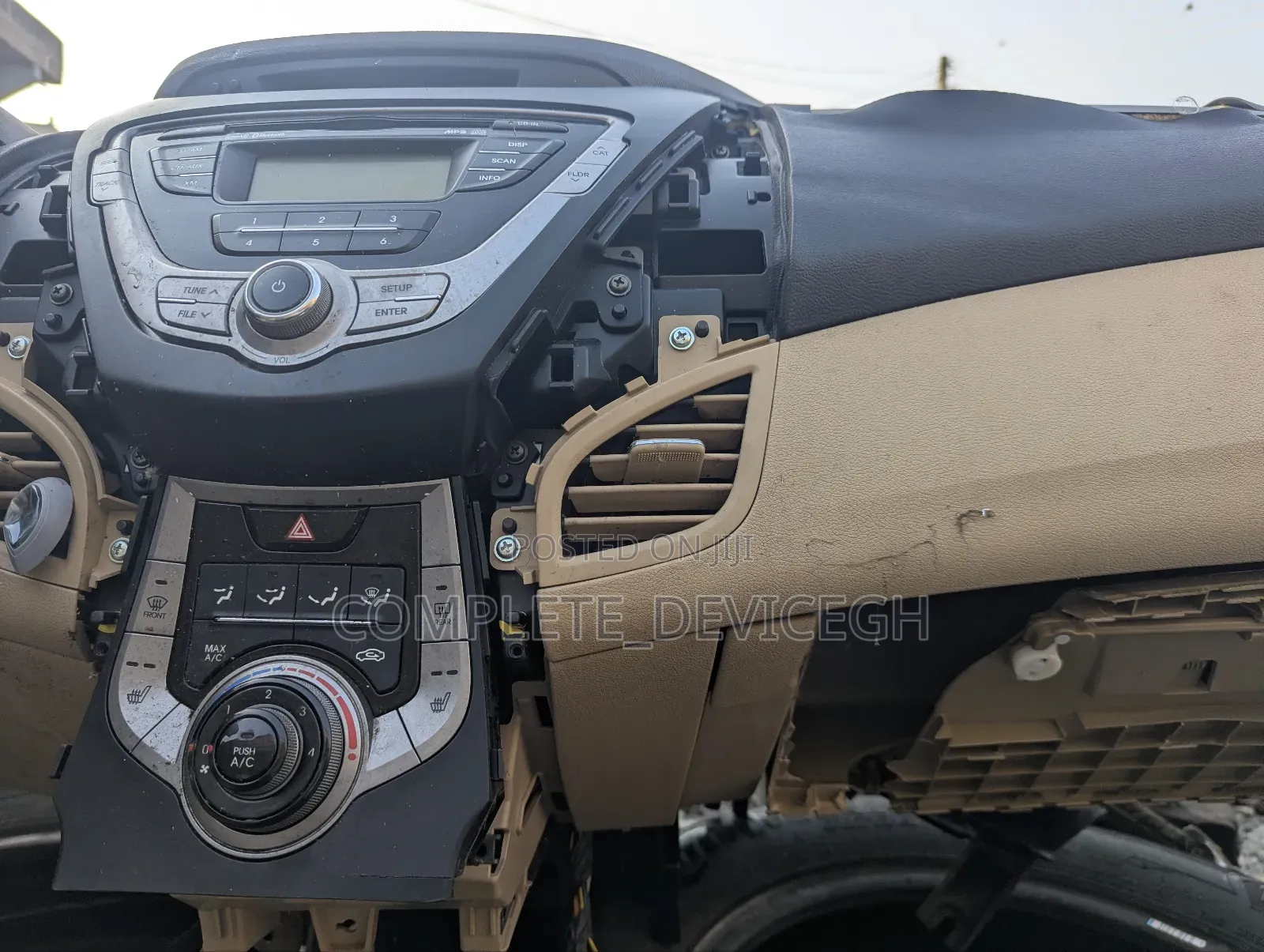 Hyundai Elantra Dashboard