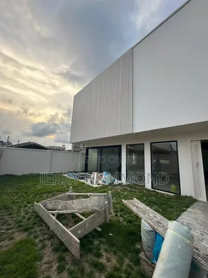 4bdrm House in East Airport, Tseaddo for sale