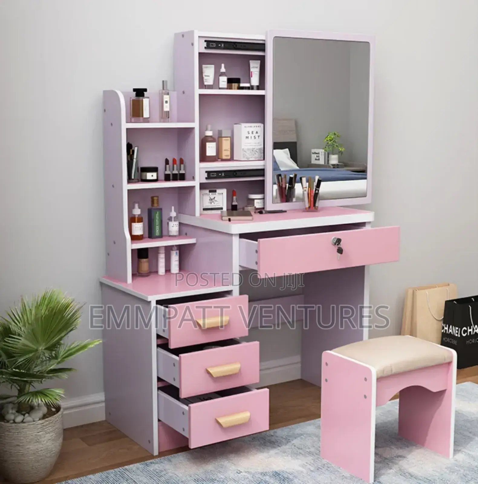 Beautiful Luxurious Dresser