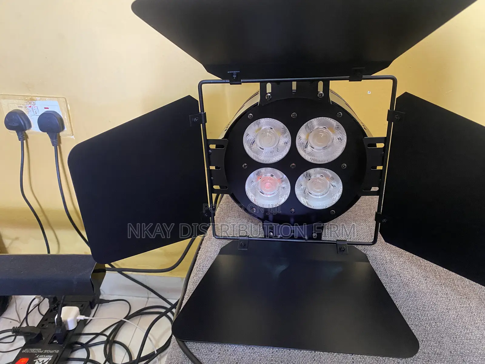 4 Eyes 200watt Cob Light With Front Covers