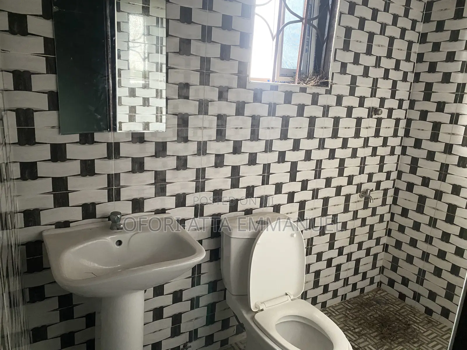 1bdrm Room & Parlour in Amasaman 3 Junction, Pokuase for rent
