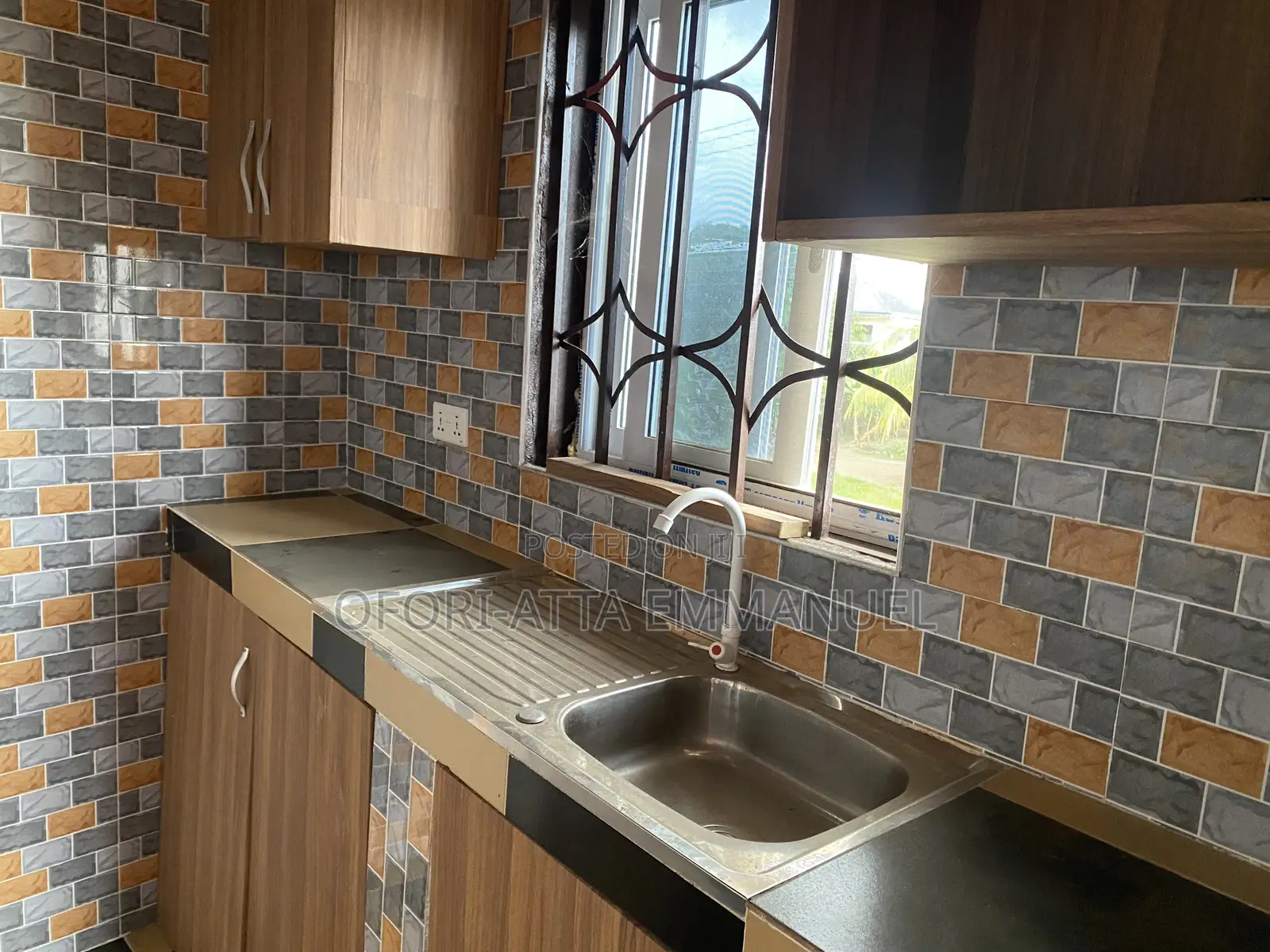 1bdrm Room & Parlour in Amasaman 3 Junction, Pokuase for rent