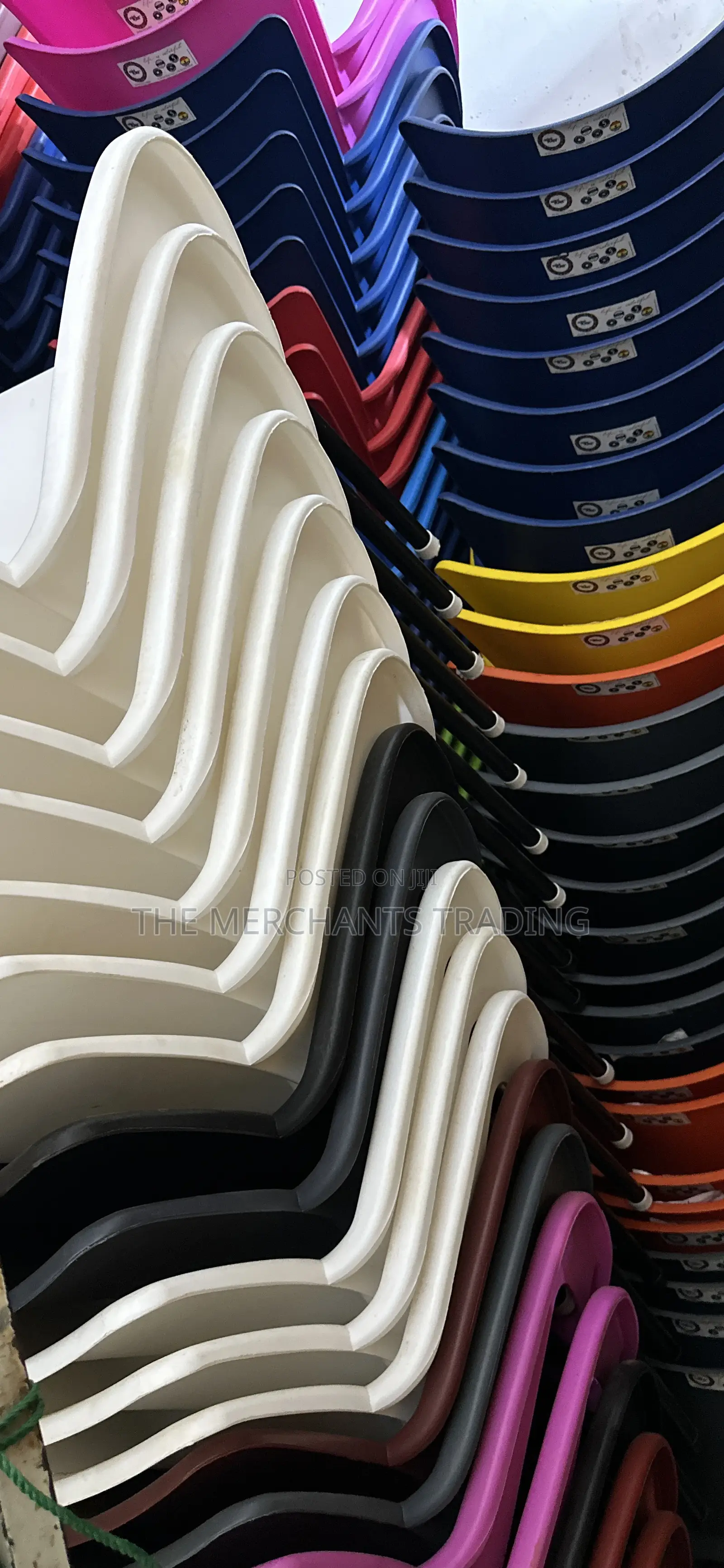 Plastic Chairs With Metal Legs