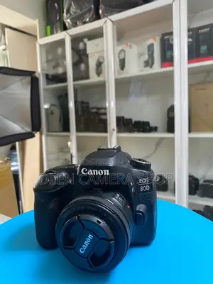 Canon Eos 80d (Dslr)