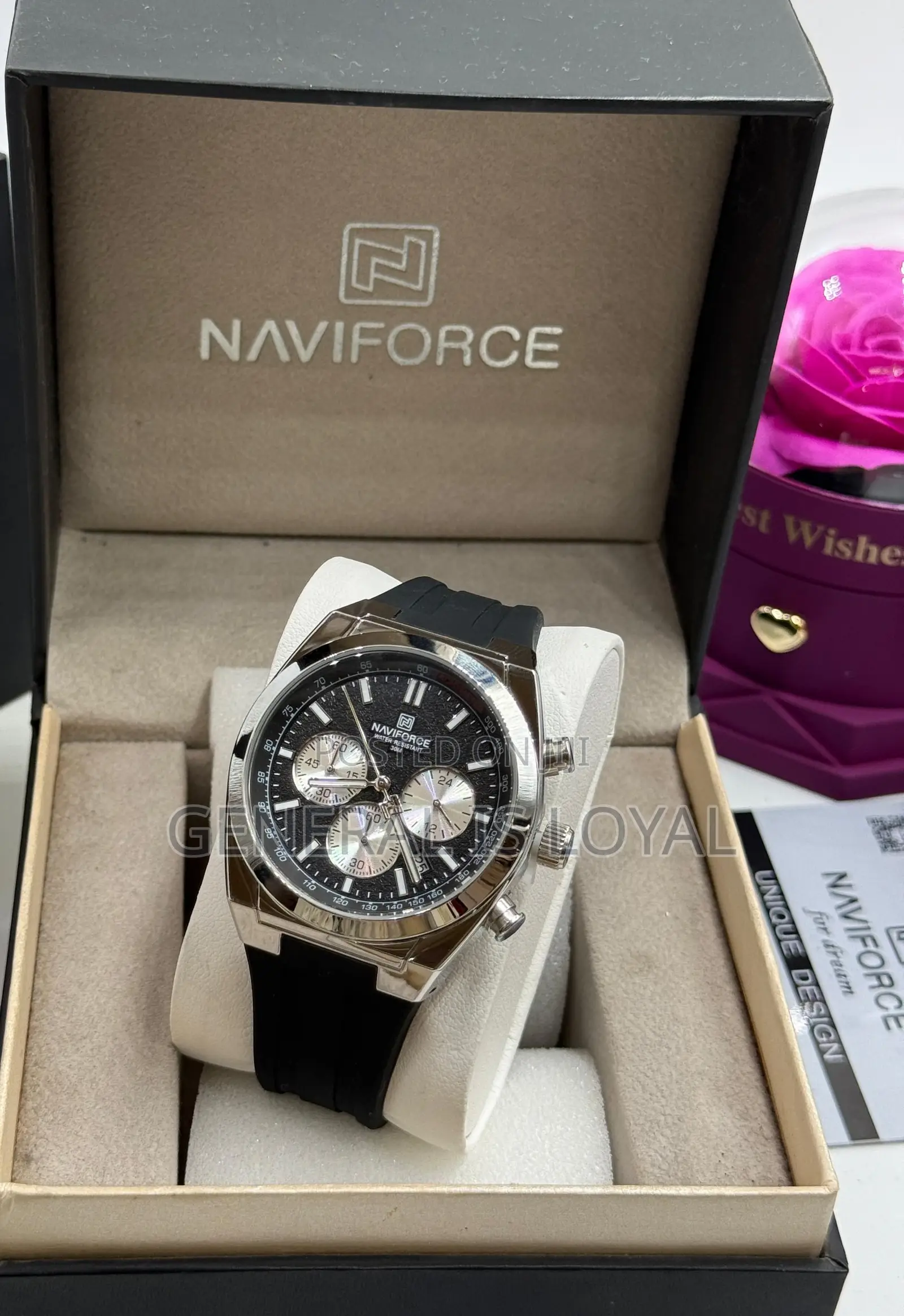 Naviforce Nf8080 Men's Chronograph Quartz Rubber / Silicone Watch.