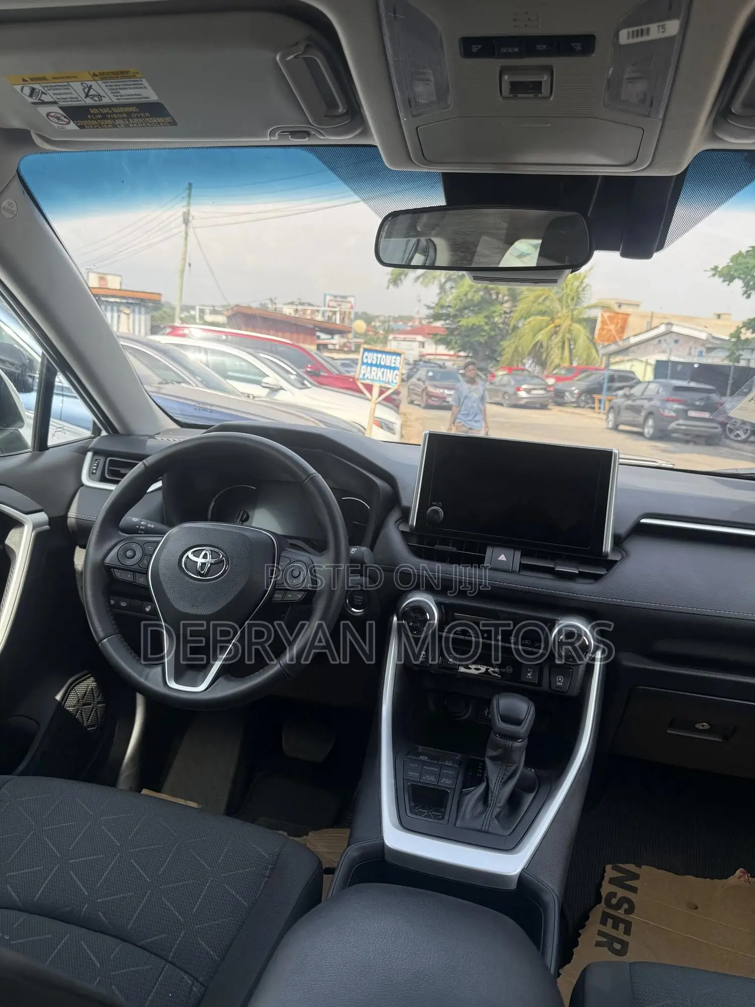 Toyota RAV4 LE 2025 White