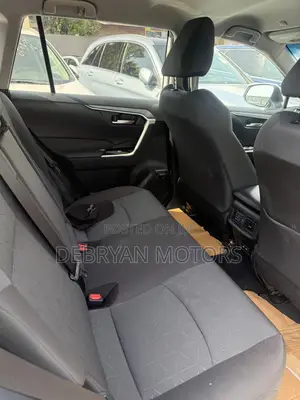 Toyota RAV4 LE 2025 White