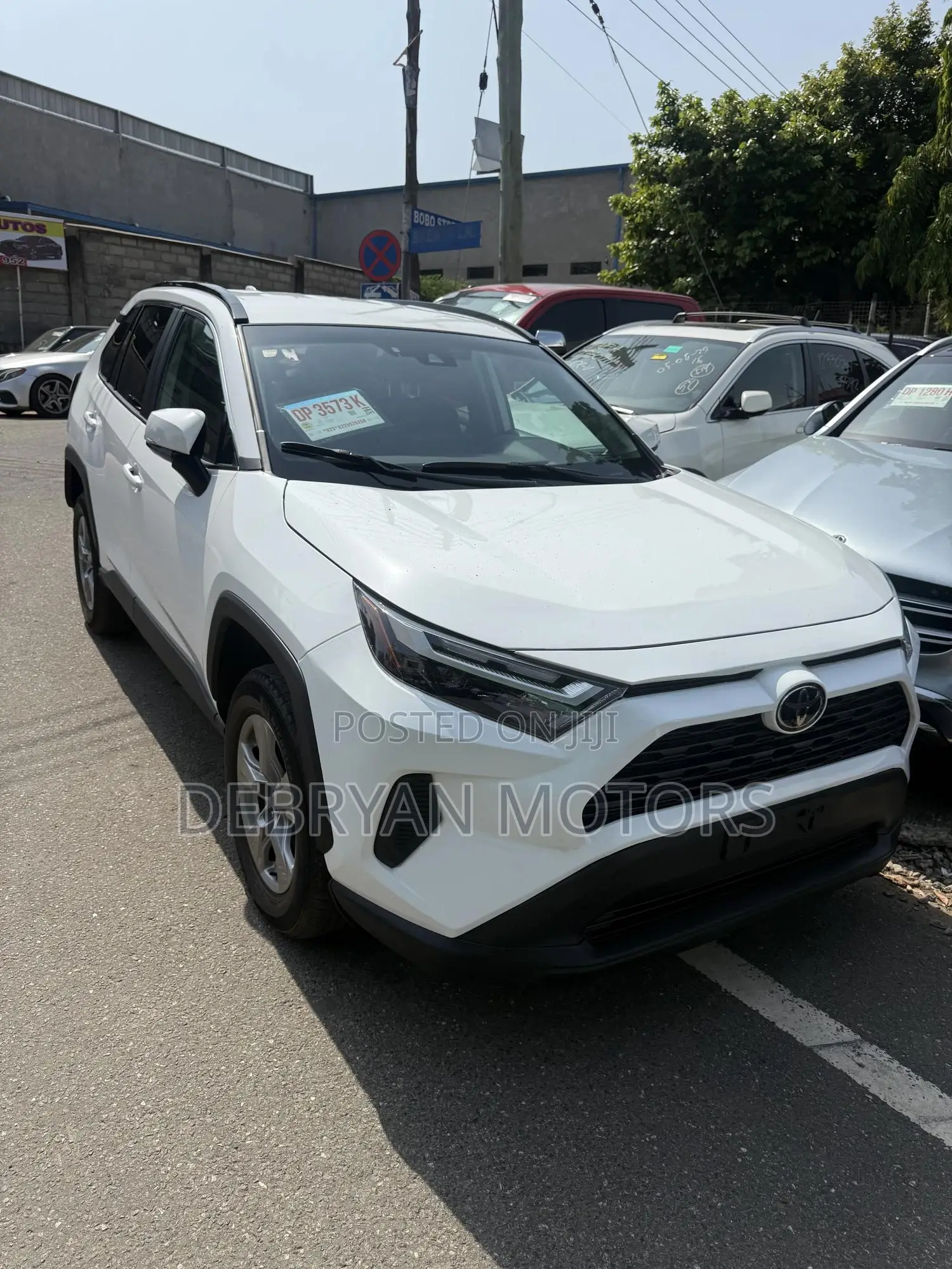 Toyota RAV4 LE 2025 White