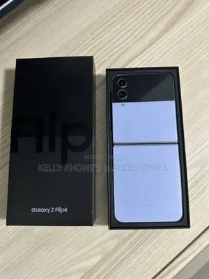 New Samsung Galaxy Z Flip4 256 GB Purple