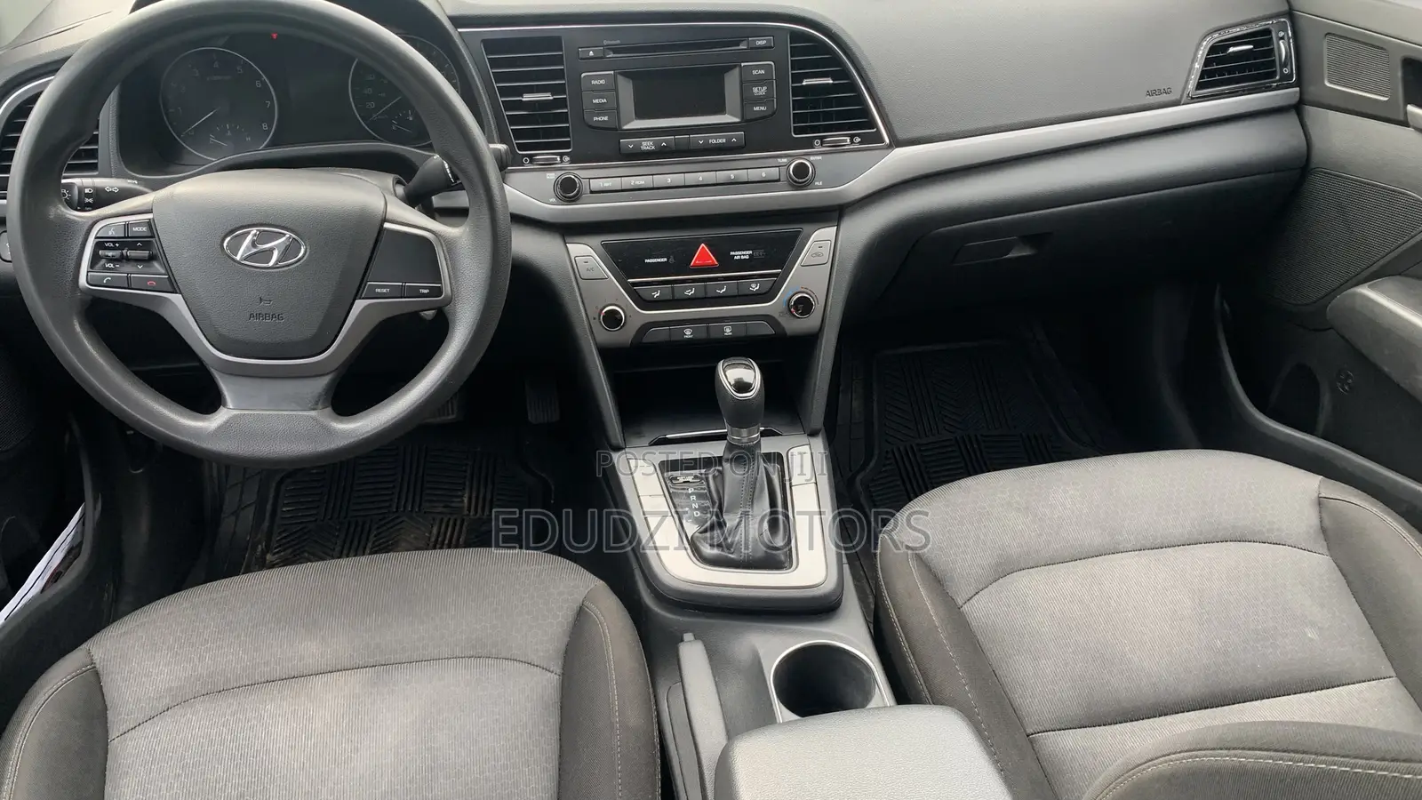Hyundai Elantra ECO Sedan FWD (1.4L 4cyl 7A) 2017 Silver