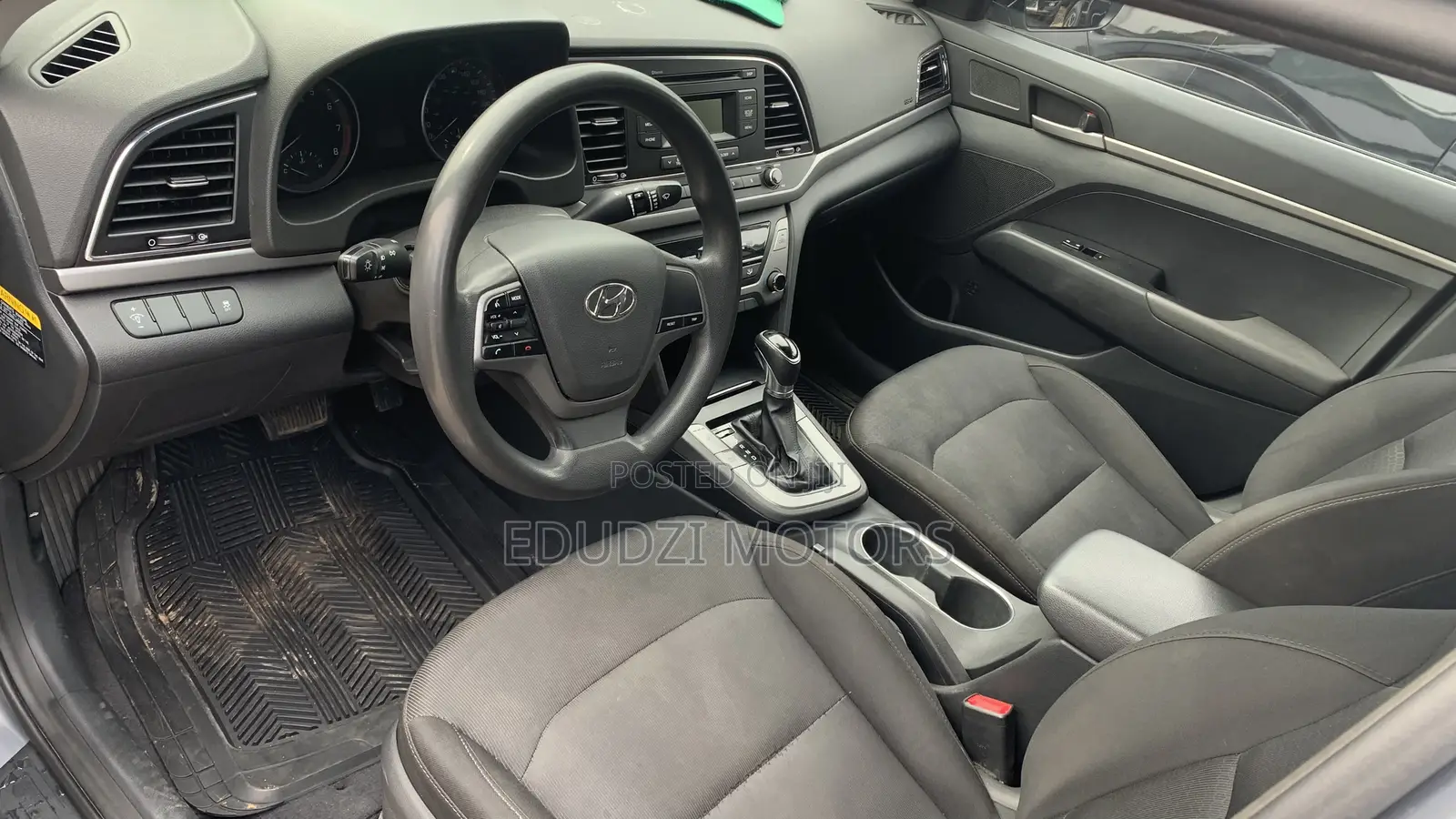 Hyundai Elantra ECO Sedan FWD (1.4L 4cyl 7A) 2017 Silver