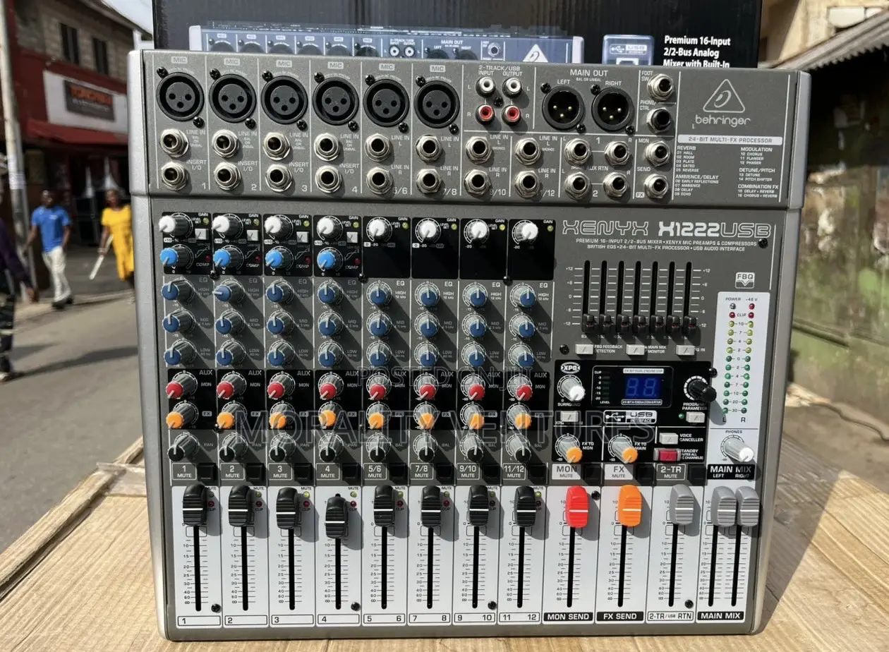 Behringer Henyh X1222usb