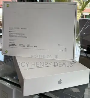 New Laptop Apple MacBook Air 2025 M4 13-Inch 16GB Apple M4 SSD 256GB