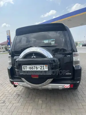 Mitsubishi Pajero 3.8 V6 GLS/GLX 2012 Black